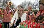 Lisse 9 april 2016
Doop van tulip Estavana Polman in de keukenhof. Estavana is de nieuwe vriendin van Rafael v d Vaart. Haar ouders zijn ook aanwezig.
