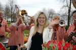Lisse 9 april 2016
Doop van tulip Estavana Polman in de keukenhof. Estavana is de nieuwe vriendin van Rafael v d Vaart. Haar ouders zijn ook aanwezig.