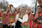 Lisse 9 april 2016
Doop van tulip Estavana Polman in de keukenhof. Estavana is de nieuwe vriendin van Rafael v d Vaart. Haar ouders zijn ook aanwezig.