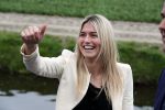 Lisse 9 april 2016
Doop van tulip Estavana Polman in de keukenhof. Estavana is de nieuwe vriendin van Rafael v d Vaart. Haar ouders zijn ook aanwezig.