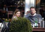 Amsterdam 17 maart 2016.
Georgina Verbaan en Patrick Martens op terras in Amsterdam.