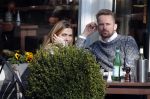 Amsterdam 17 maart 2016.
Georgina Verbaan en Patrick Martens op terras in Amsterdam.