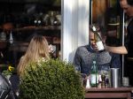Amsterdam 17 maart 2016.
Georgina Verbaan en Patrick Martens op terras in Amsterdam.