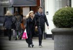 Amsterdam 21 maart 2016 
Gigi Ravelli met haar vriend Roger Hodenius op de cornelis schuytstraat
