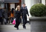 Amsterdam 21 maart 2016 
Gigi Ravelli met haar vriend Roger Hodenius op de cornelis schuytstraat