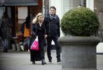 Amsterdam 21 maart 2016 
Gigi Ravelli met haar vriend Roger Hodenius op de cornelis schuytstraat