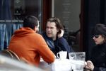 Amsterdam 14 april 2016
Hans Teeuwen met zijn vriendin en een kennis op terras.
