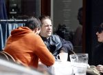 Amsterdam 14 april 2016
Hans Teeuwen met zijn vriendin en een kennis op terras.