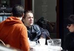 Amsterdam 14 april 2016
Hans Teeuwen met zijn vriendin en een kennis op terras.