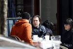 Amsterdam 14 april 2016
Hans Teeuwen met zijn vriendin en een kennis op terras.