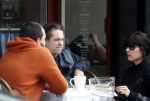 Amsterdam 14 april 2016
Hans Teeuwen met zijn vriendin en een kennis op terras.