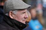 Amsterdam 30 maart 2016
DE Koning van Marokko vertrekt vanuit het Wasldorf Astoriua hotel. Directeur Roberto Payer (directeur Waldorf Astoria) zwaait hem uit. Buiten staan 1000 marokaanen/ fans om hem aan te moedigen. Harrie Jansen