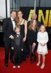 Amsterdam 8 mei 2014
Premiere van de musical Anne (Frank) in het speciaal daarvoor gebouwde theater. Koning Willem Alexander is bij de premiere aanwezig. Michiel Mol met vriendin Marlous Mens en kinderen