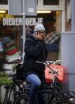 Amsterdam 11 maart 2016
Jimmy Geduld bellend op straat.
