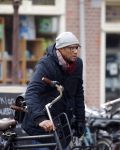 Amsterdam 11 maart 2016
Jimmy Geduld bellend op straat.
