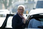 Amsterdam 12 maart 2016 
Joop Braakhekke met zijn mini cooper in Amsterdam zuid.