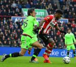 Eindhoven, 20 Maart 2016 Kompetitiewedstrijd PSV-AJAX, eindstand 0-2
Jurgen Locadia in duel met Mitchell Dijks