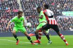 Eindhoven, 20 Maart 2016
Kompetitiewedstrijd PSV-AJAX, eindstand 0-2
Jurgen Locadia in duel met Riechedly Bazoer