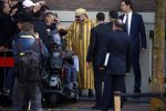 Amsterdam 30 maart 2016
DE Koning van Marokko vertrekt vanuit het Wasldorf Astoriua hotel. Directeur Roberto Payer (directeur Waldorf Astoria) zwaait hem uit. Buiten staan 1000 marokaanen/ fans om hem aan te moedigen.
