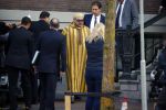 Amsterdam 30 maart 2016
DE Koning van Marokko vertrekt vanuit het Wasldorf Astoriua hotel. Directeur Roberto Payer (directeur Waldorf Astoria) zwaait hem uit. Buiten staan 1000 marokaanen/ fans om hem aan te moedigen.