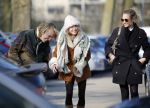Amsterdam 12 maart 2016 
Lauren Verster met haar nieuwe vriend Jasper Diepeveen en Kimberley Klaver bij de bosbaan.