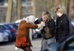 Amsterdam 12 maart 2016 
Lauren Verster met haar nieuwe vriend Jasper Diepeveen en Kimberley Klaver bij de bosbaan.