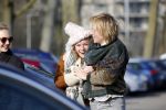 Amsterdam 12 maart 2016 
Lauren Verster met haar nieuwe vriend Jasper Diepeveen en Kimberley Klaver bij de bosbaan.