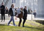 Amsterdam 12 maart 2016 
Lauren Verster met haar nieuwe vriend Jasper Diepeveen en Kimberley Klaver bij de bosbaan.