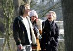 Amsterdam 12 maart 2016 
Lauren Verster met haar nieuwe vriend Jasper Diepeveen en Kimberley Klaver bij de bosbaan.