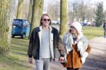 Amsterdam 12 maart 2016 
Lauren Verster met haar nieuwe vriend Jasper Diepeveen en Kimberley Klaver bij de bosbaan.