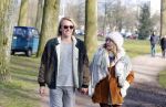 Amsterdam 12 maart 2016 
Lauren Verster met haar nieuwe vriend Jasper Diepeveen en Kimberley Klaver bij de bosbaan.