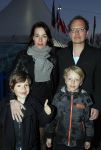 Amsterdam 17 maart 2016
Premiere circus du soleil bij amsterdam arena.
Liesbeth Staats, partner Jasper Henderson en kinderen David en Louis
