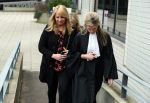 Amsterdam 5 april 2016
Rechtszaak Arrold v d Hurk bijgestaan door Peter Plasman tegen Miljoenenjacht. Linda de Mol werd gehoord als getuige. De dochter van Anita Meijer Patty de Leeuwe was advocaat van Linda.
De rechtszaak was in de rechtbank op de parnassusweg. Xenia Kasper ( manager linda) is er ook bij.