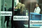 Amsterdam 5 april 2016
Rechtszaak Arrold v d Hurk bijgestaan door Peter Plasman tegen Miljoenenjacht. Linda de Mol werd gehoord als getuige. De dochter van Anita Meijer Patty de Leeuwe was advocaat van Linda.
De rechtszaak was in de rechtbank op de parnassusweg. Xenia Kasper ( manager linda) is er ook bij.