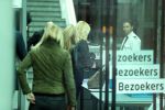 Amsterdam 5 april 2016
Rechtszaak Arrold v d Hurk bijgestaan door Peter Plasman tegen Miljoenenjacht. Linda de Mol werd gehoord als getuige. De dochter van Anita Meijer Patty de Leeuwe was advocaat van Linda.
De rechtszaak was in de rechtbank op de parnassusweg. Xenia Kasper ( manager linda) is er ook bij.