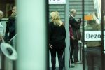 Amsterdam 5 april 2016
Rechtszaak Arrold v d Hurk bijgestaan door Peter Plasman tegen Miljoenenjacht. Linda de Mol werd gehoord als getuige. De dochter van Anita Meijer Patty de Leeuwe was advocaat van Linda.
De rechtszaak was in de rechtbank op de parnassusweg. Xenia Kasper ( manager linda) is er ook bij.