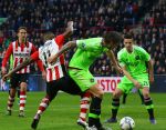Eindhoven, 20 Maart 2016 Kompetitiewedstrijd PSV-AJAX, eindstand 0-2
Luciano Narsingh in duel met Mitchell Dijks