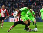 Eindhoven, 20 Maart 2016 Kompetitiewedstrijd PSV-AJAX, eindstand 0-2
Luciano Narsingh in duel met Mitchell Dijks