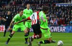 Eindhoven, 20 Maart 2016 Kompetitiewedstrijd PSV-AJAX, eindstand 0-2
Luciano Narsingh in duel met Mitchell Dijks