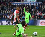 Eindhoven, 20 Maart 2016 Kompetitiewedstrijd PSV-AJAX, eindstand 0-2
Luciano Narsingh in duel met Mitchell Dijks