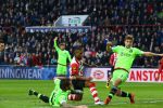 Eindhoven, 20 Maart 2016 Kompetitiewedstrijd PSV-AJAX, eindstand 0-2
Luciano Narsingh in duel met Mitchell Dijks