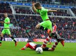 Eindhoven, 20 Maart 2016 Kompetitiewedstrijd PSV-AJAX, eindstand 0-2
Luuk de Jong in duel met Joel Velman