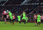 Eindhoven, 20 Maart 2016 Kompetitiewedstrijd PSV-AJAX, eindstand 0-2
Luuk de Jong in duel met Mike v d Hoorn