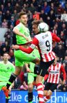 Eindhoven, 20 Maart 2016
Kompetitiewedstrijd PSV-AJAX, eindstand 0-2
Luuk de Jong in duel met Mitchell Dijks