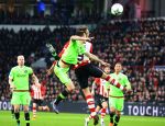 Eindhoven, 20 Maart 2016 Kompetitiewedstrijd PSV-AJAX, eindstand 0-2
Luuk de Jong in duel met Nick Viergever