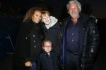 Amsterdam 17 maart 2016
Premiere circus du soleil bij amsterdam arena.
Mark Teurlings met vrouw Yvette en kinderen