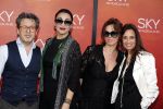 Amsterdam  3 april 2016
Premiere musical Sky in het Amsterdam theater.
Suzanne en Monique Klemann met partners