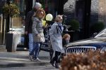 Amsterdam 12 maart 2016 
Nina Brink met dochter kleinzoon en Pieter Storms in Amsterdam zuid.