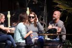 Amsterdam 10 april 2016
Oscar Aerts met zijn zwangere vriendin Jessica en nog een kennis op terras.