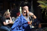 Amsterdam 10 april 2016
Oscar Aerts met zijn zwangere vriendin Jessica en nog een kennis op terras.